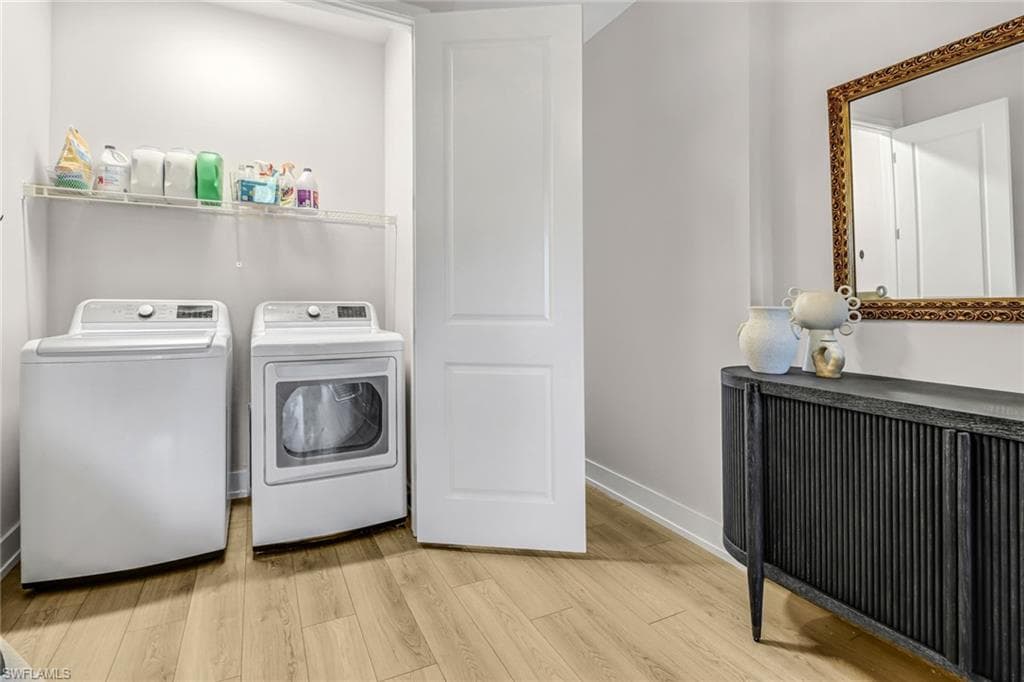 13082 Pembroke DR, NAPLES FL 34105-19