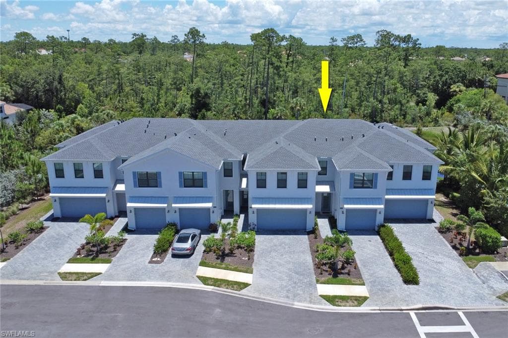 13082 Pembroke DR, NAPLES FL 34105-37