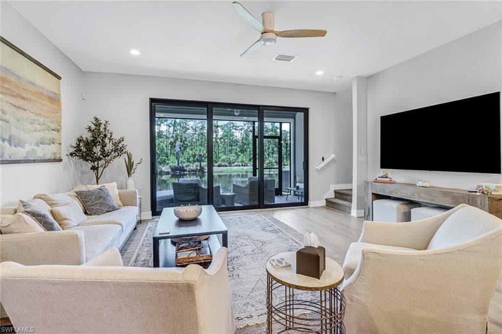 13082 Pembroke DR, NAPLES FL 34105-9