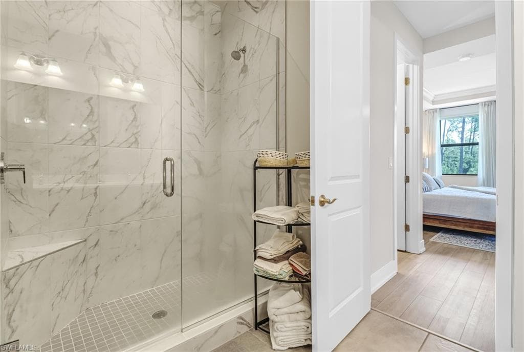 13082 Pembroke DR, NAPLES FL 34105-17