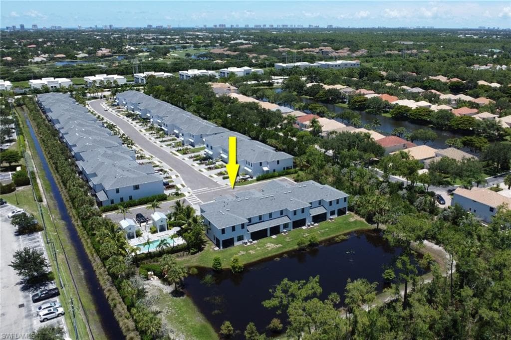 13082 Pembroke DR, NAPLES FL 34105-43