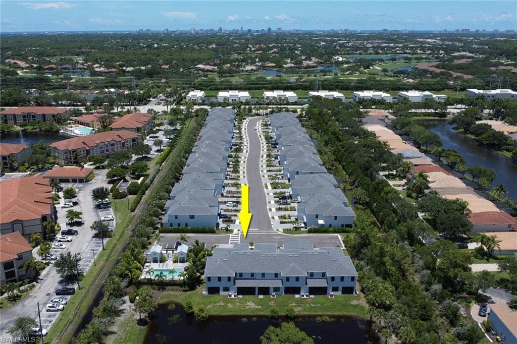 13082 Pembroke DR, NAPLES FL 34105-39