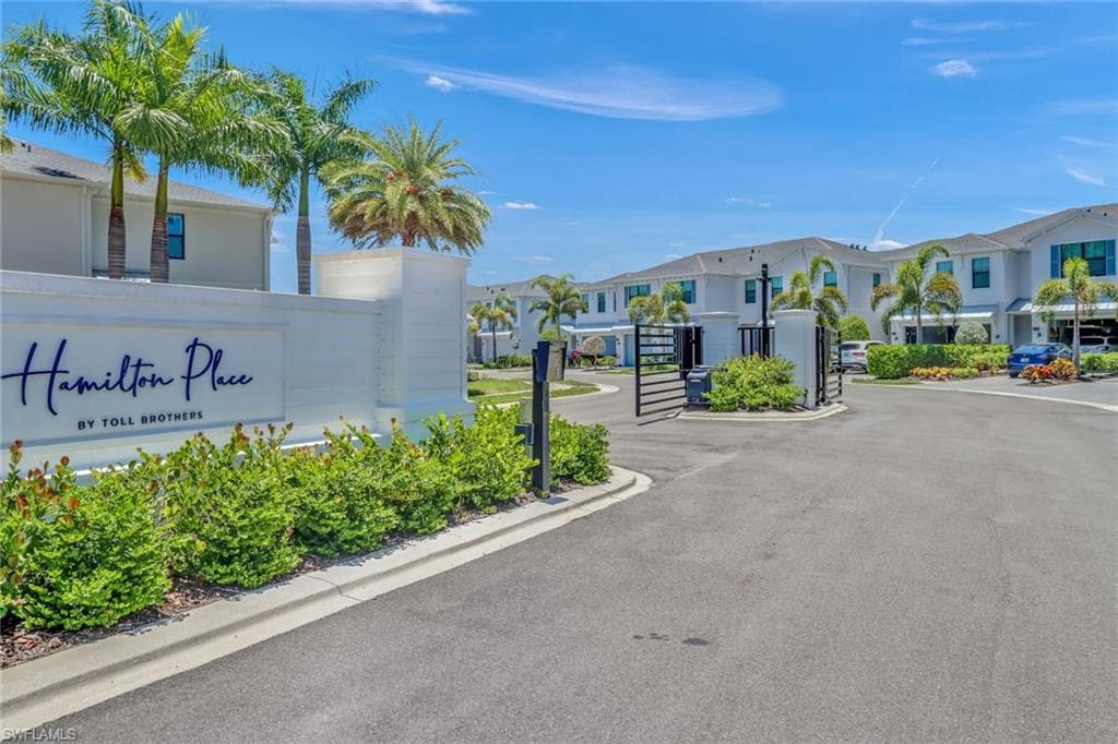 13082 Pembroke DR, NAPLES FL 34105-30