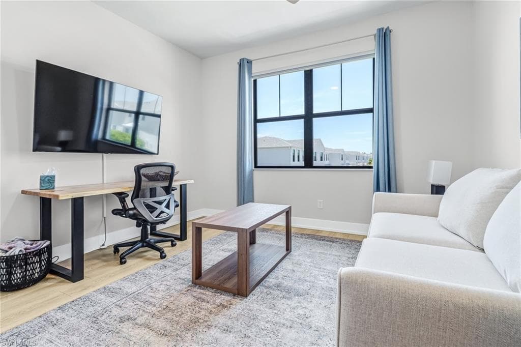 13082 Pembroke DR, NAPLES FL 34105-24