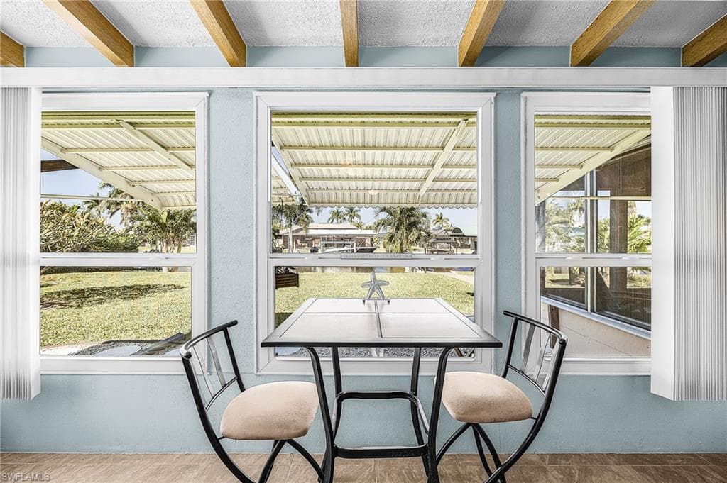 425 Pinecrest CT, CAPE CORAL FL 33904-16