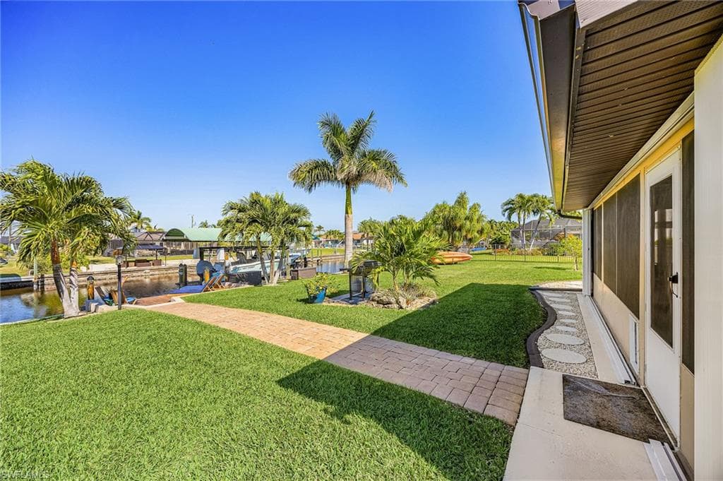 425 Pinecrest CT, CAPE CORAL FL 33904-31