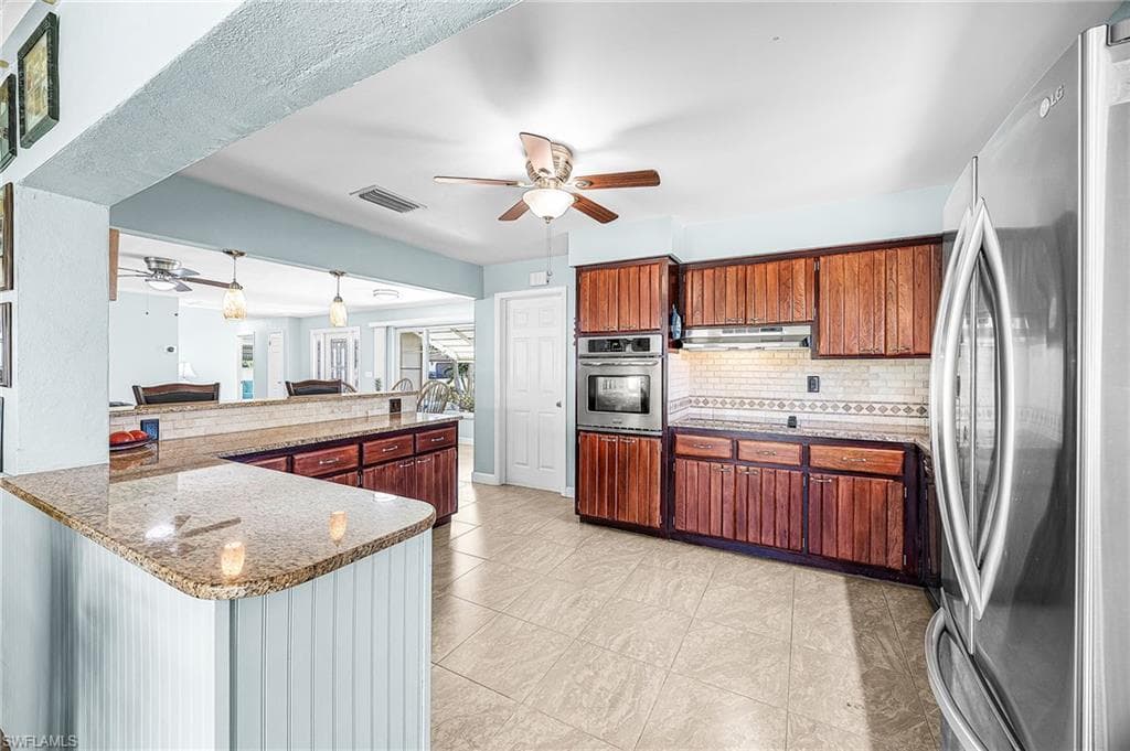 425 Pinecrest CT, CAPE CORAL FL 33904-13