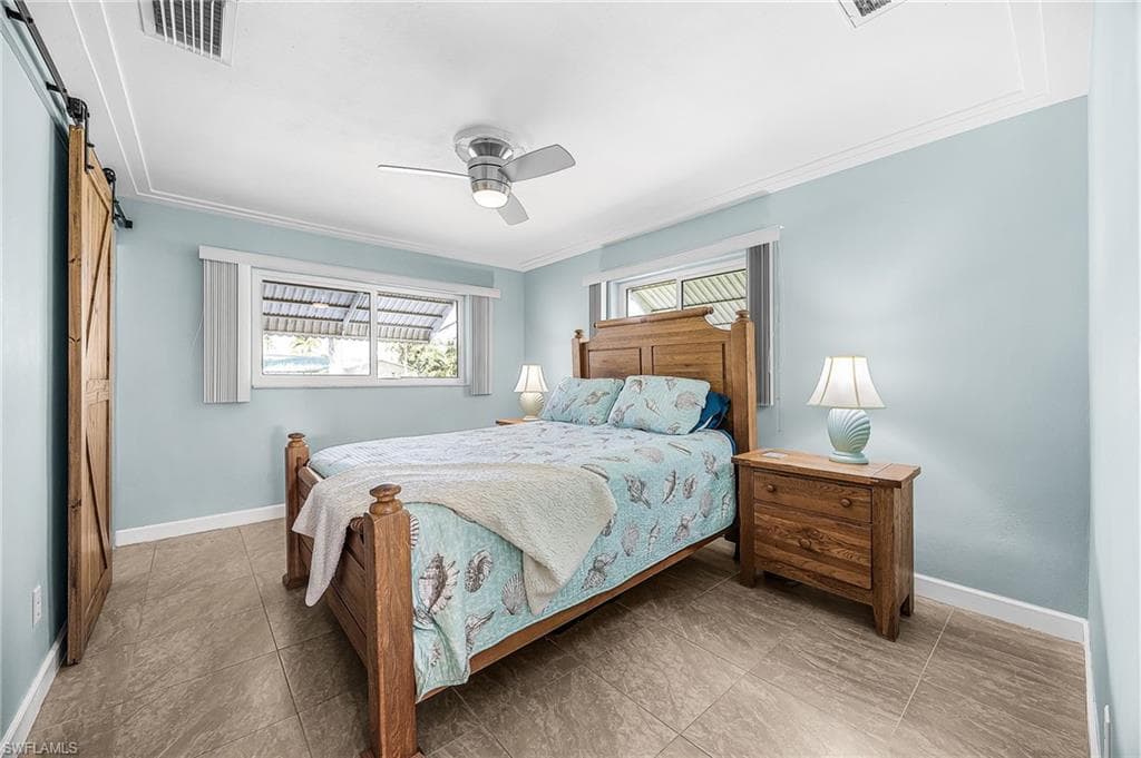 425 Pinecrest CT, CAPE CORAL FL 33904-24