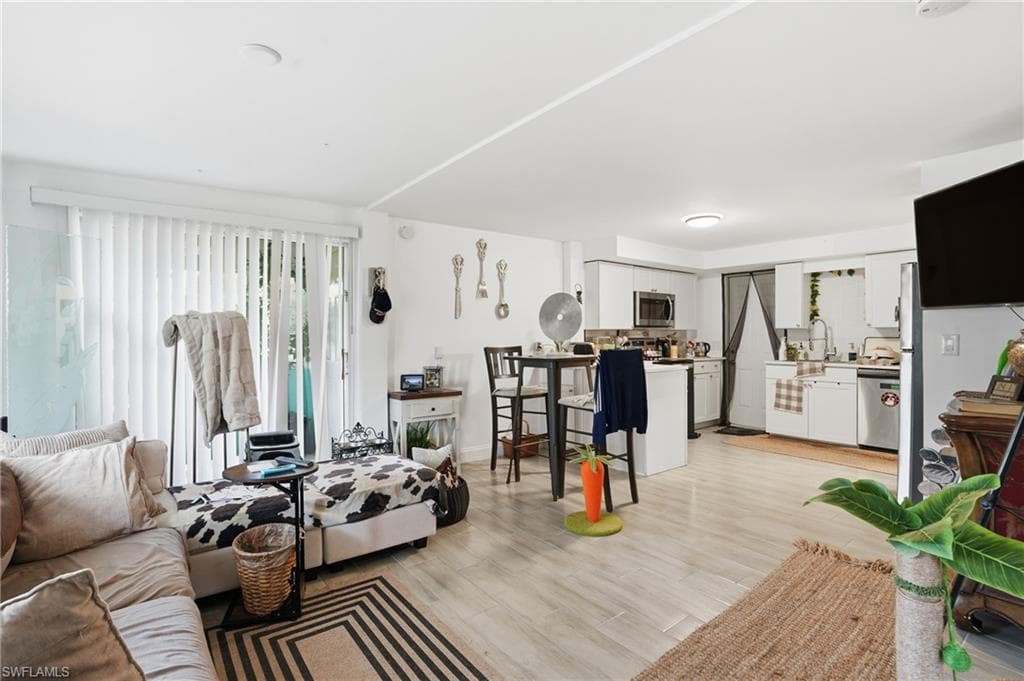 5474 Oak Ridge AVE, FORT MYERS BEACH FL 33931-10