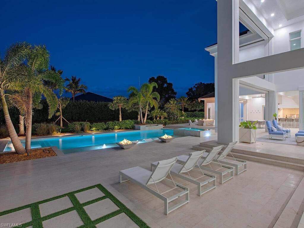 188 West ST, NAPLES FL 34108-5