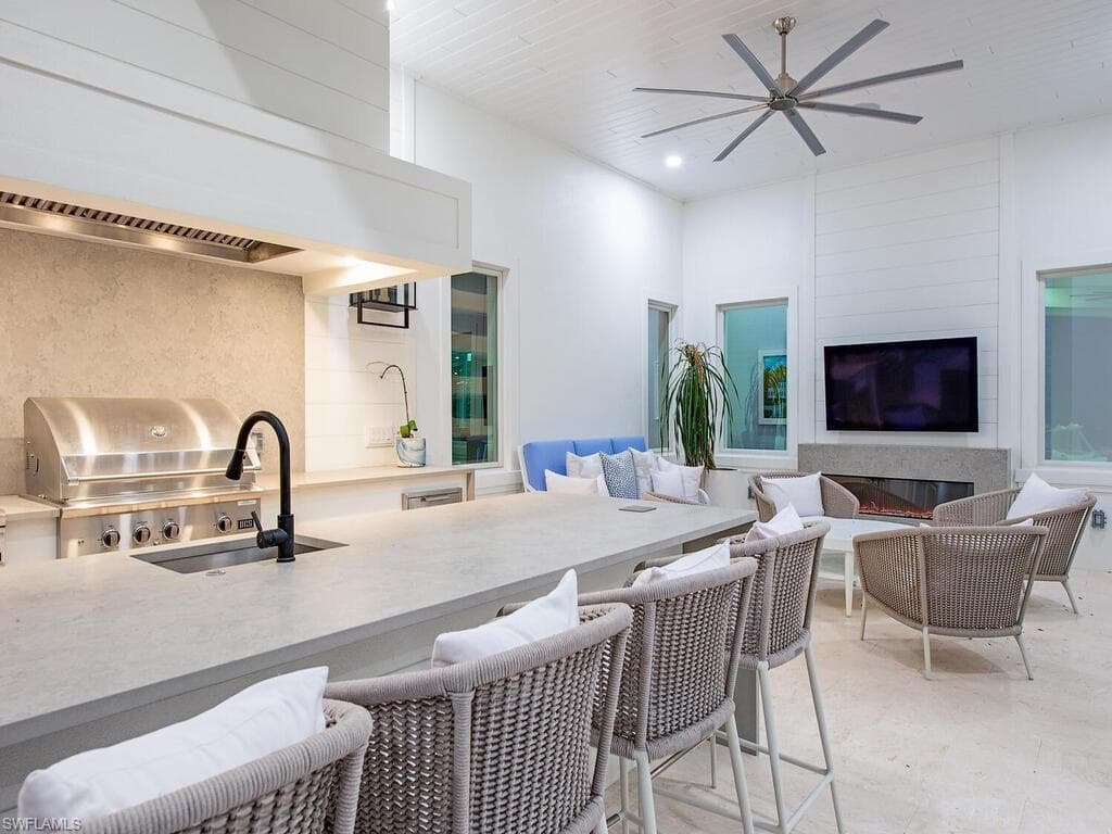 188 West ST, NAPLES FL 34108-8