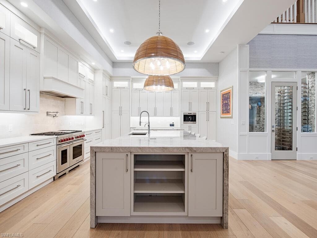 188 West ST, NAPLES FL 34108-14