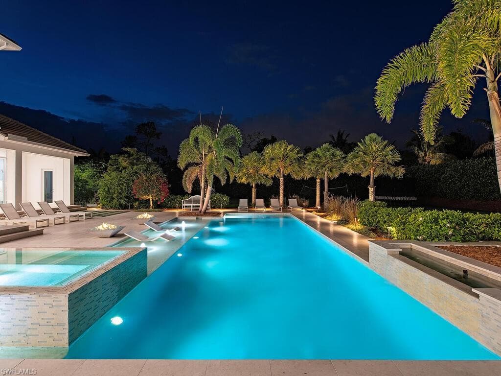 188 West ST, NAPLES FL 34108-10