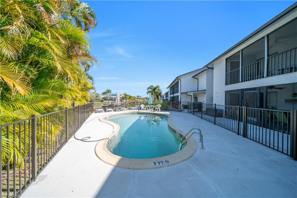 1521 SW 47th TER 204-11