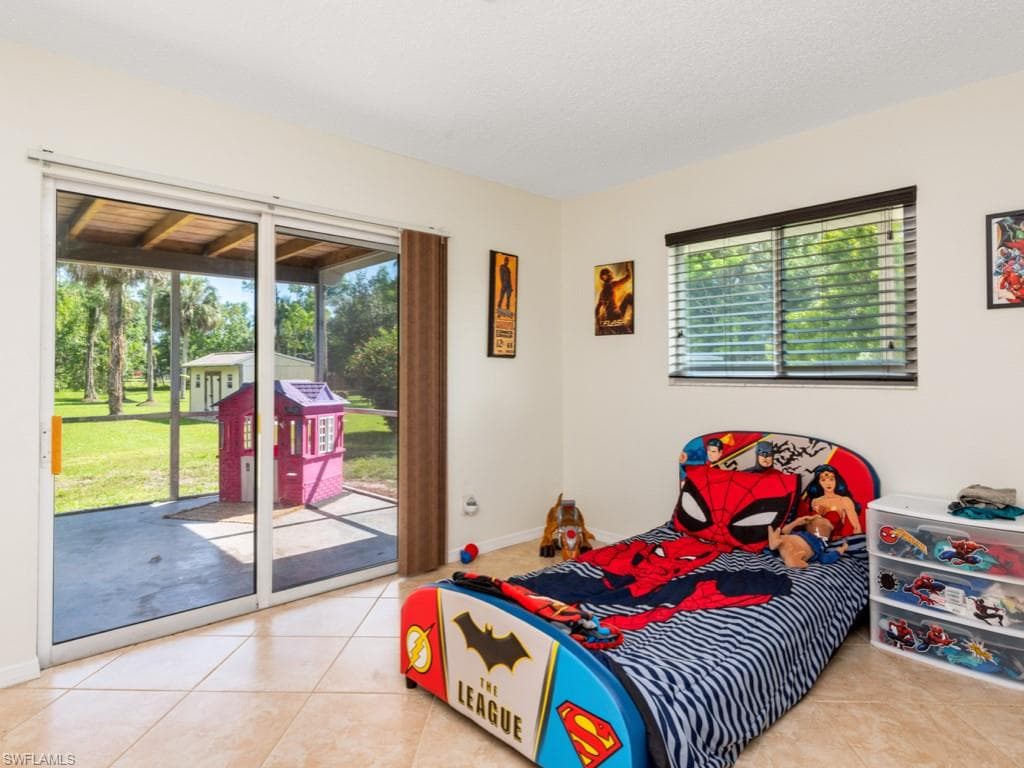 5300 Cypress LN, NAPLES FL 34113-9