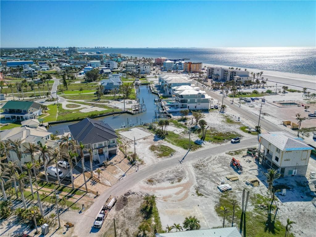 581 Carlos CIR, FORT MYERS BEACH FL 33931-12