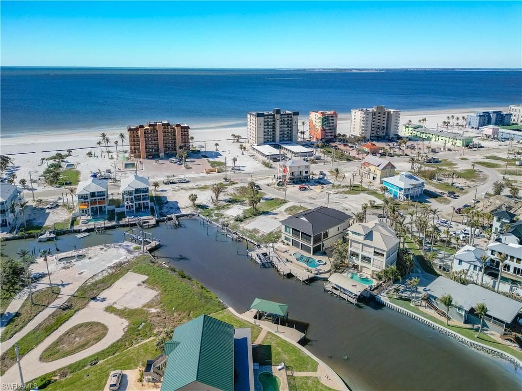 581 Carlos CIR, FORT MYERS BEACH FL 33931-4
