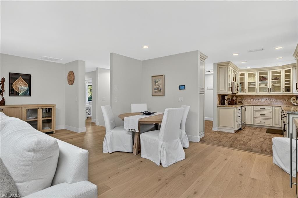 3990 Coquina DR, SANIBEL FL 33957-9