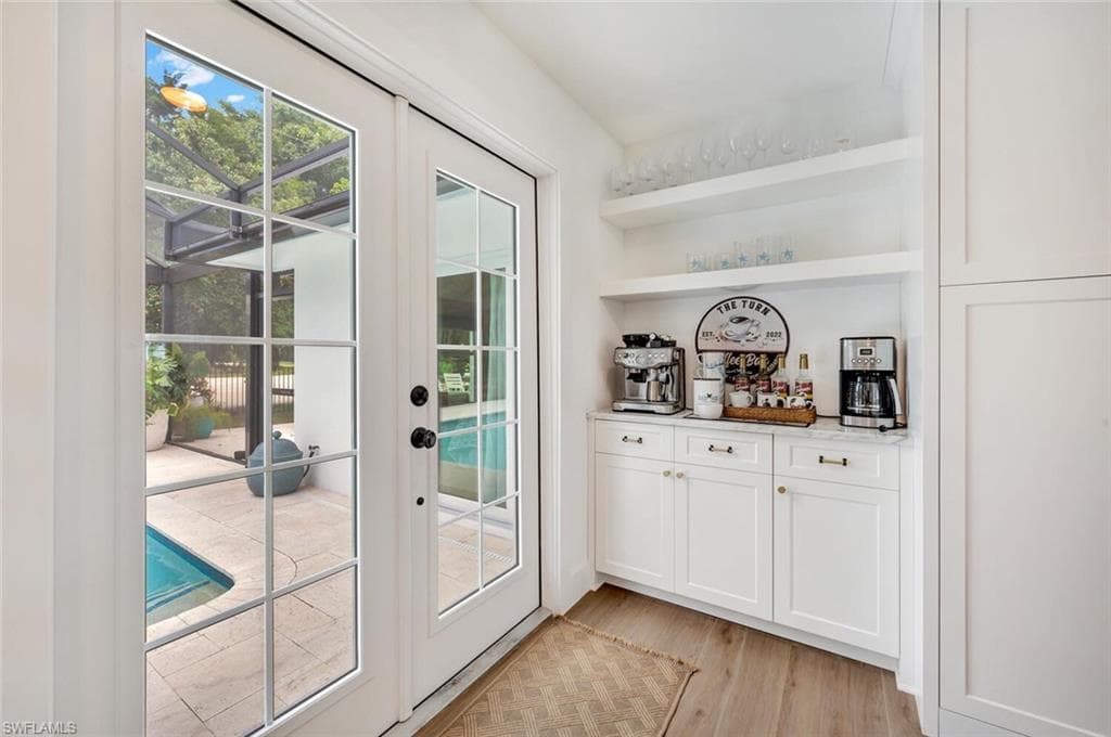 200 Burning Tree DR, NAPLES FL 34105-9