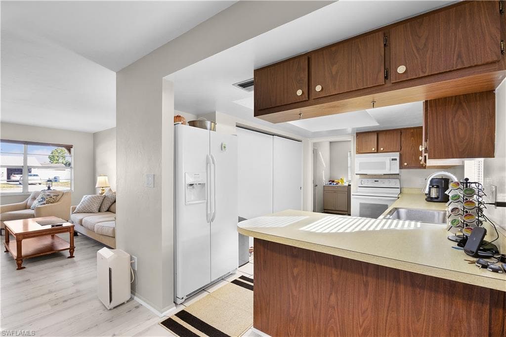 5948 Sonnet CT, NORTH FORT MYERS FL 33903-12