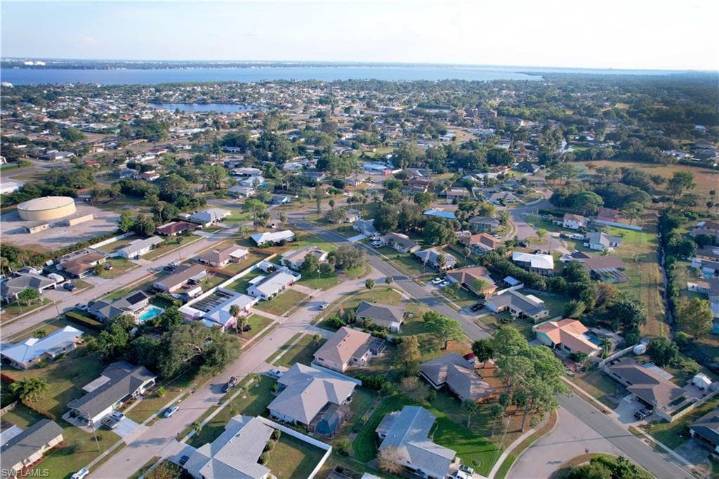 5948 Sonnet CT, NORTH FORT MYERS FL 33903-33