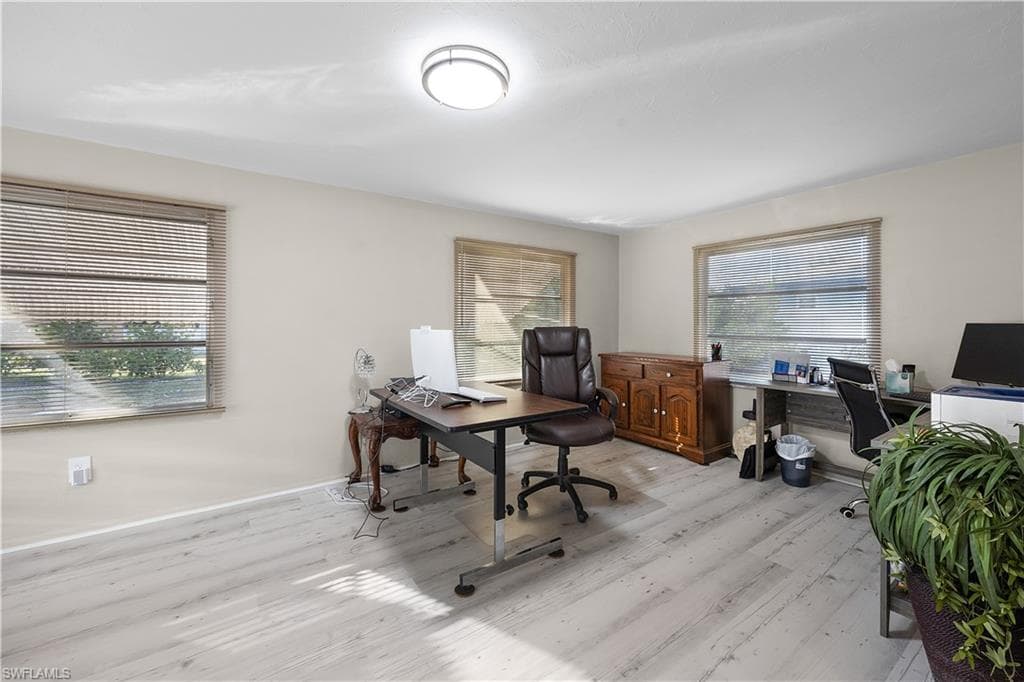 5948 Sonnet CT, NORTH FORT MYERS FL 33903-17