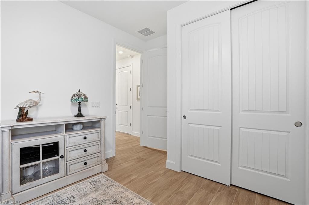 1857 Amador CT, NAPLES FL 34120-27