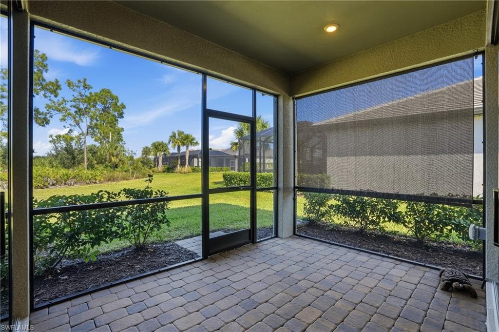 1857 Amador CT, NAPLES FL 34120-30