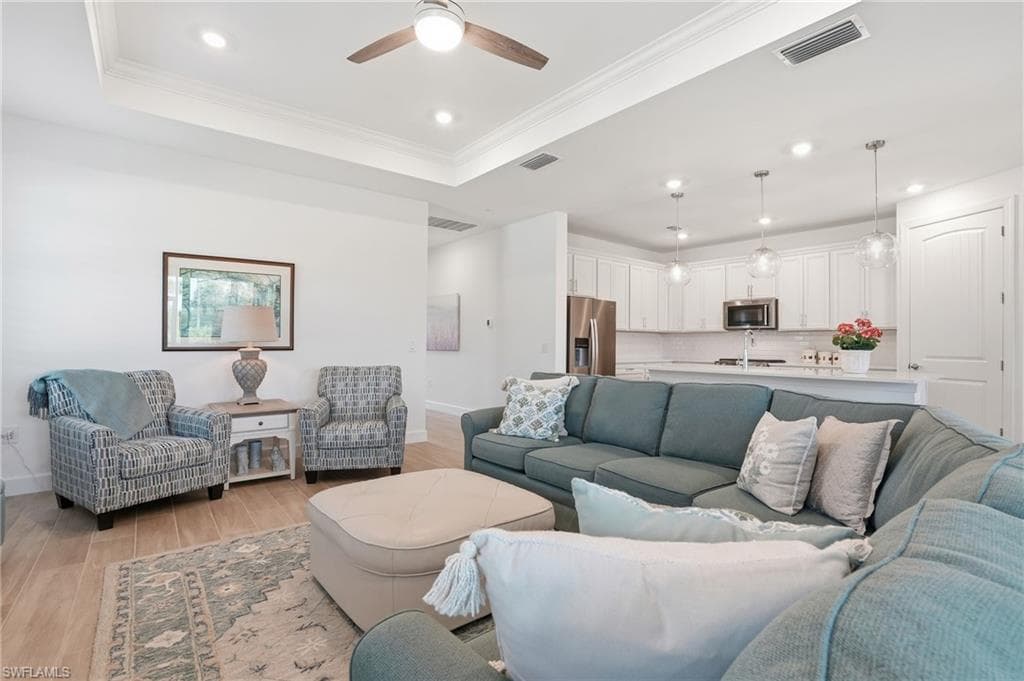 1857 Amador CT, NAPLES FL 34120-3