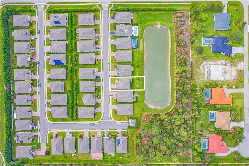 673 Hadley ST E, NAPLES FL 34104-32