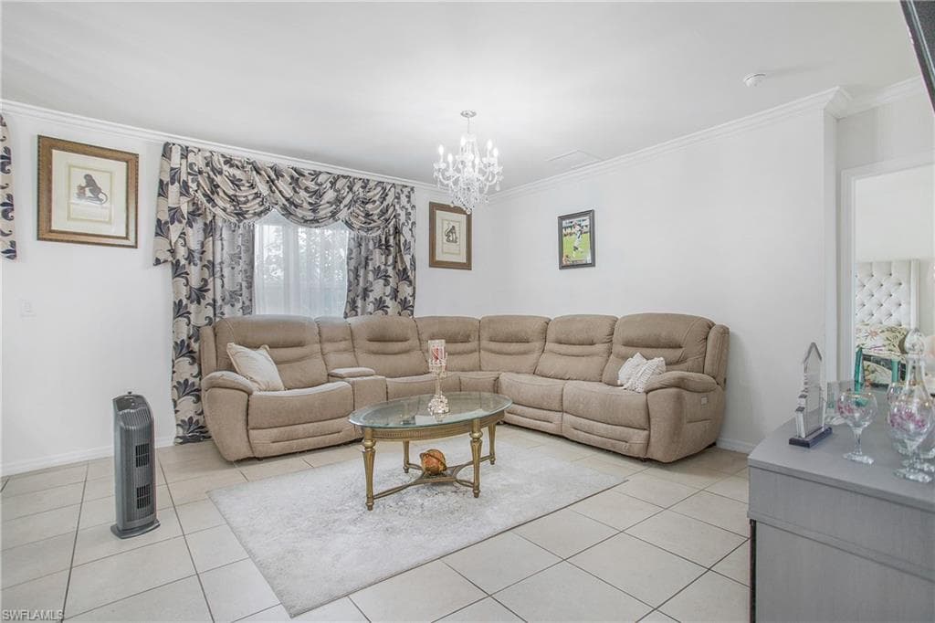 673 Hadley ST E, NAPLES FL 34104-14