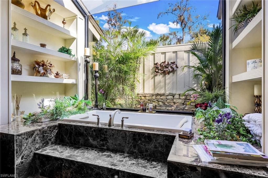 15620 Kinross CIR, FORT MYERS FL 33912-24