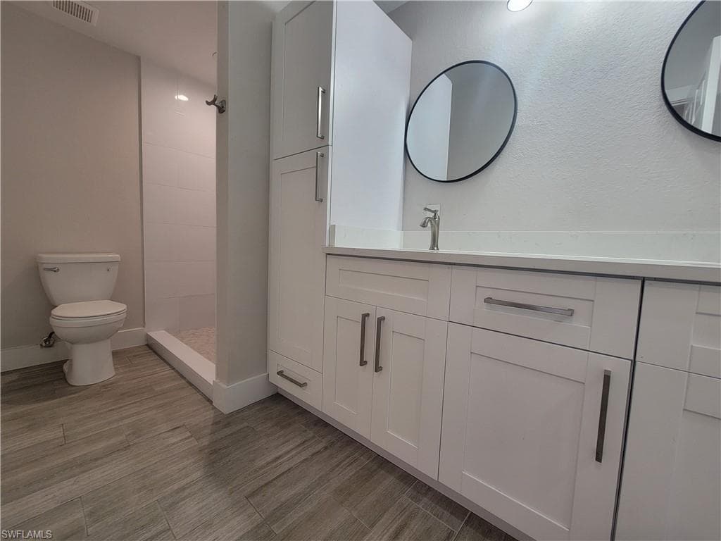 7950 Preserve CIR # 813, NAPLES FL 34119-10