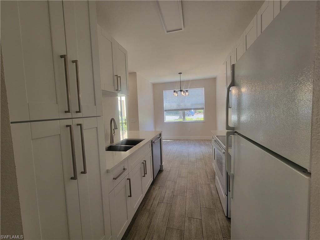 7950 Preserve CIR # 813, NAPLES FL 34119-3