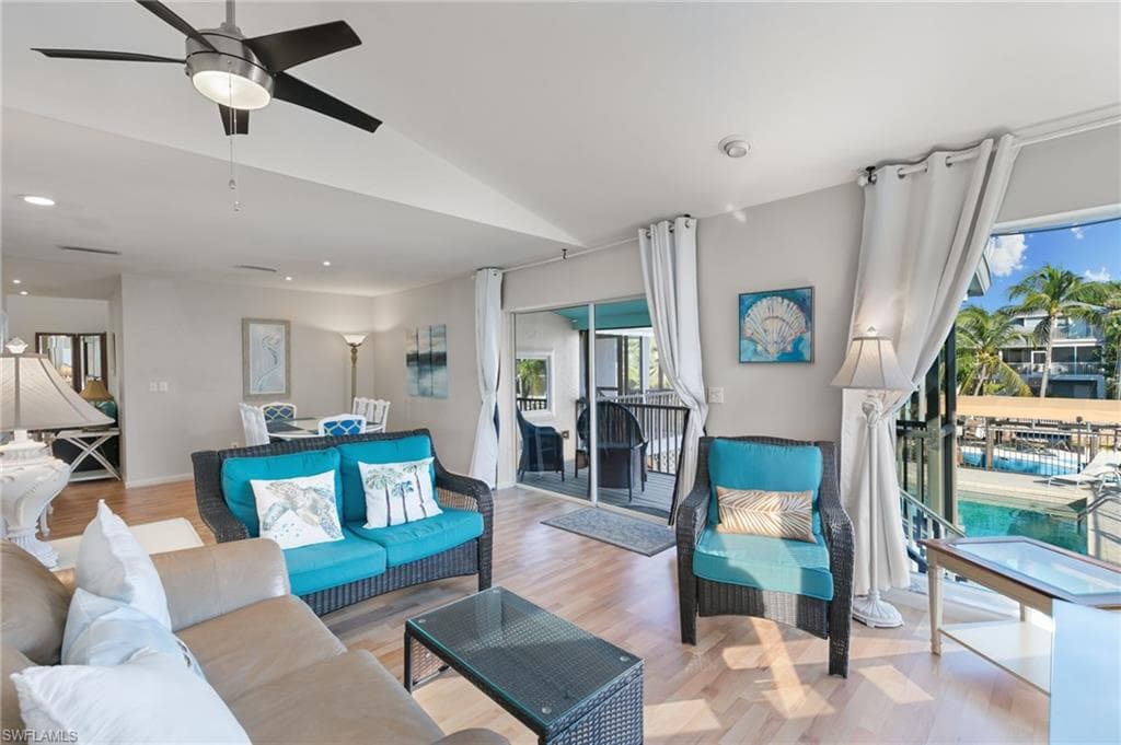 821 Palm ST-23
