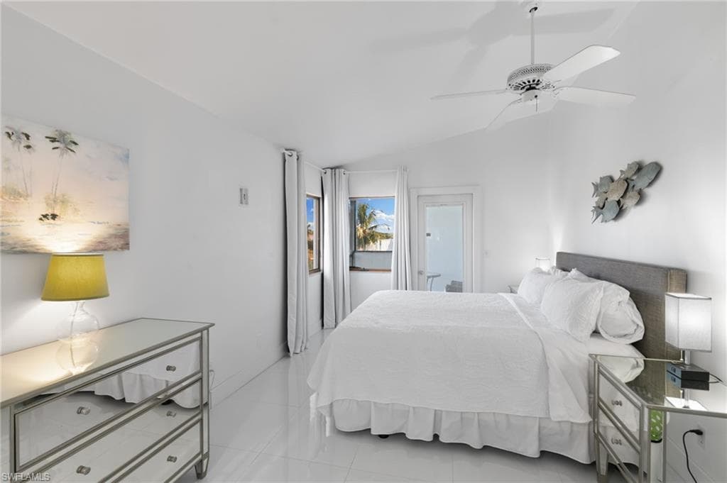 821 Palm ST-16