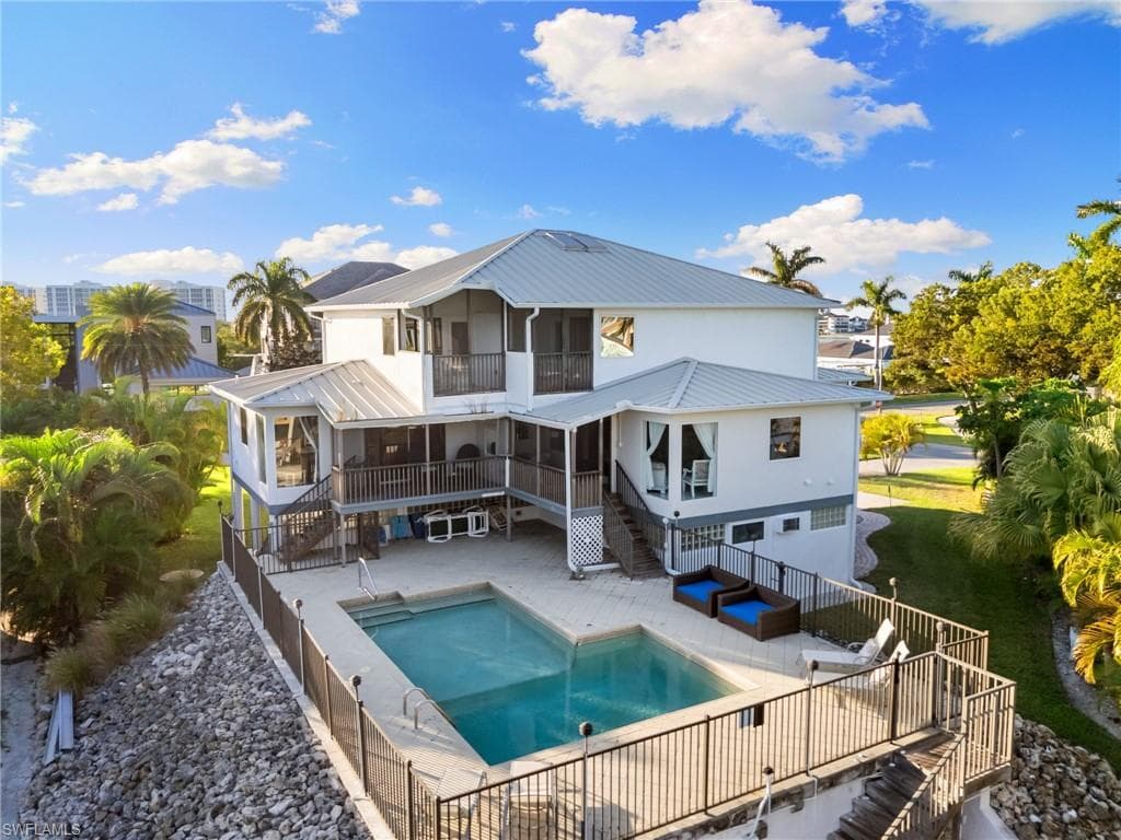 821 Palm ST-1