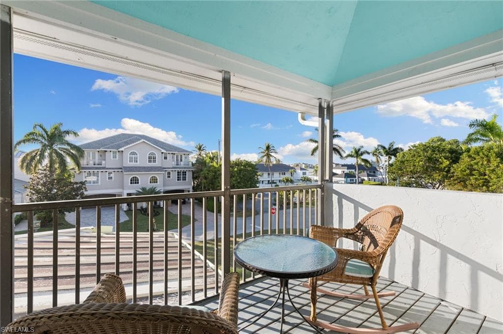 821 Palm ST-20