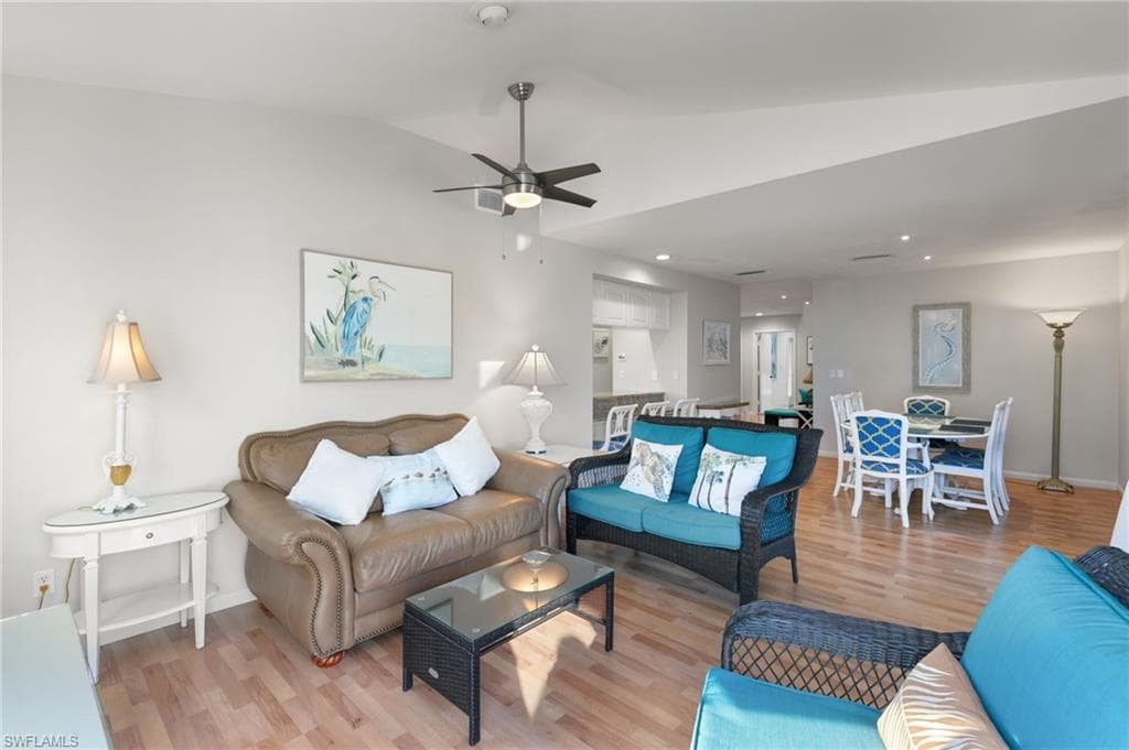 821 Palm ST-24