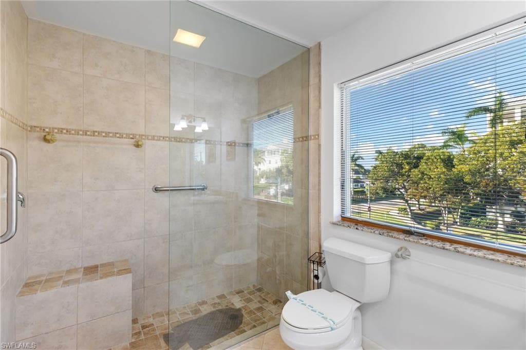 821 Palm ST-18