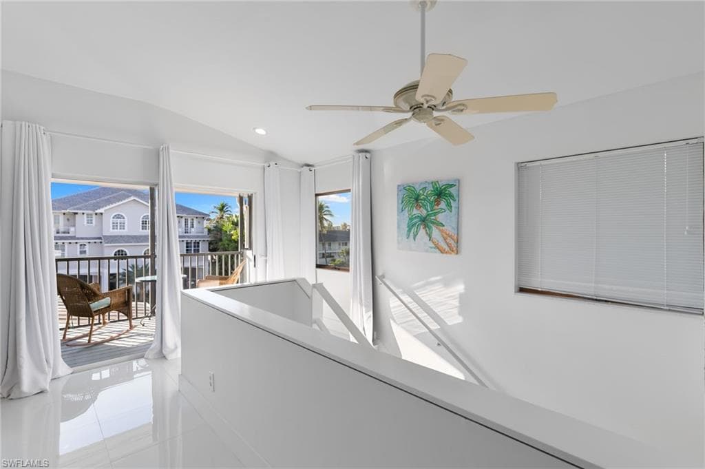 821 Palm ST-15