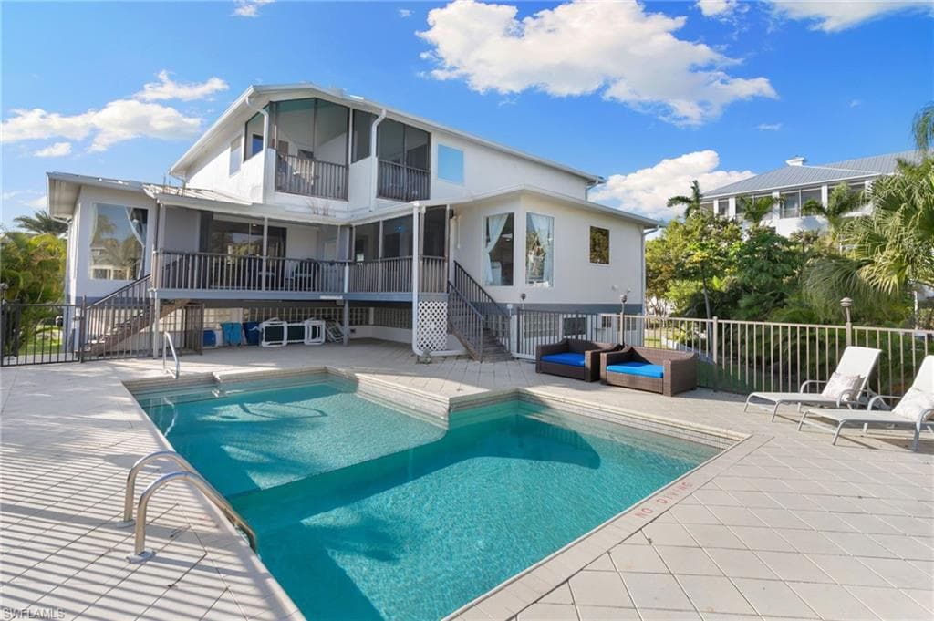 821 Palm ST-40