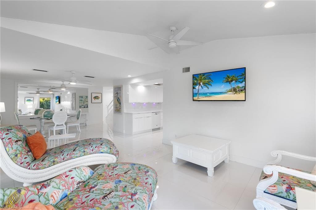 821 Palm ST-4