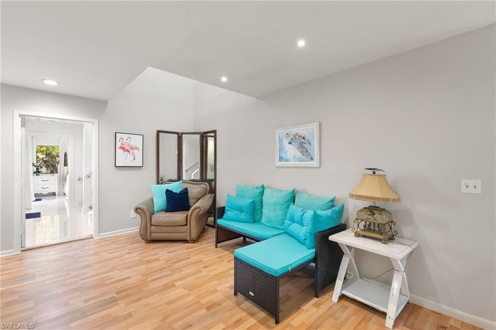 821 Palm ST-25