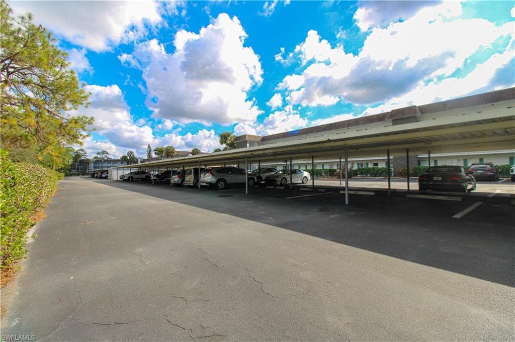 5635 Rattlesnake Hammock RD # 102D, NAPLES FL 34113-5