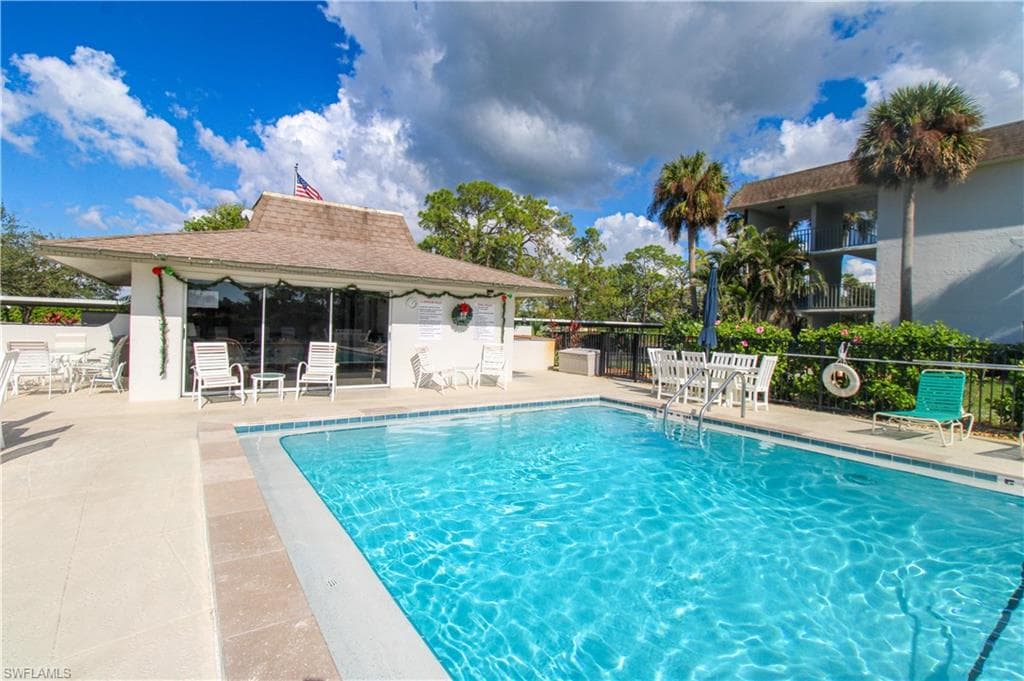 5635 Rattlesnake Hammock RD # 102D, NAPLES FL 34113-11