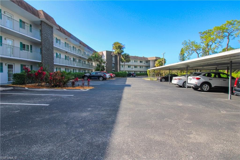 5635 Rattlesnake Hammock RD # 102D, NAPLES FL 34113-3