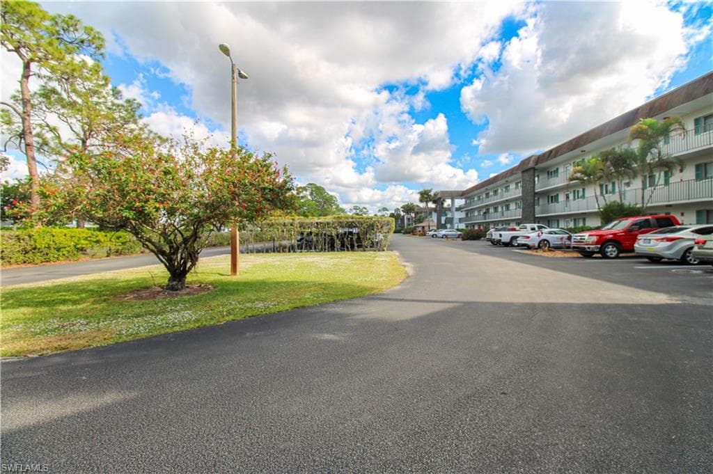 5635 Rattlesnake Hammock RD # 102D, NAPLES FL 34113-7