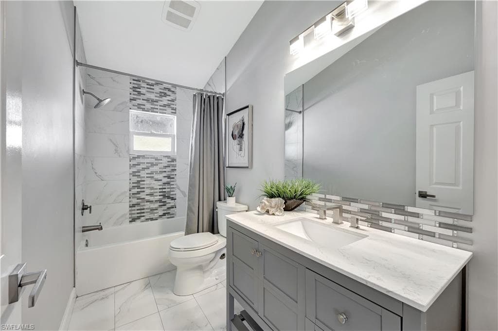 5138 Kristin CT, NAPLES FL 34105-6