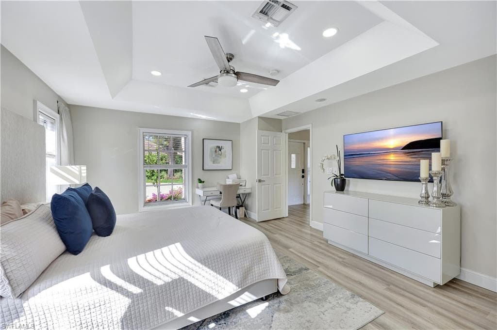 5138 Kristin CT, NAPLES FL 34105-9